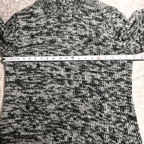 Sundance ~Marled Long Relaxed Turtleneck Sweater in size Small - Picture 11 of 13